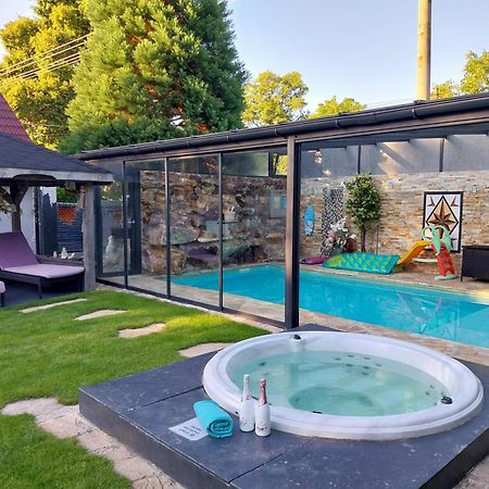 Aspen Villa Kamenny Ujezd  Luaran gambar