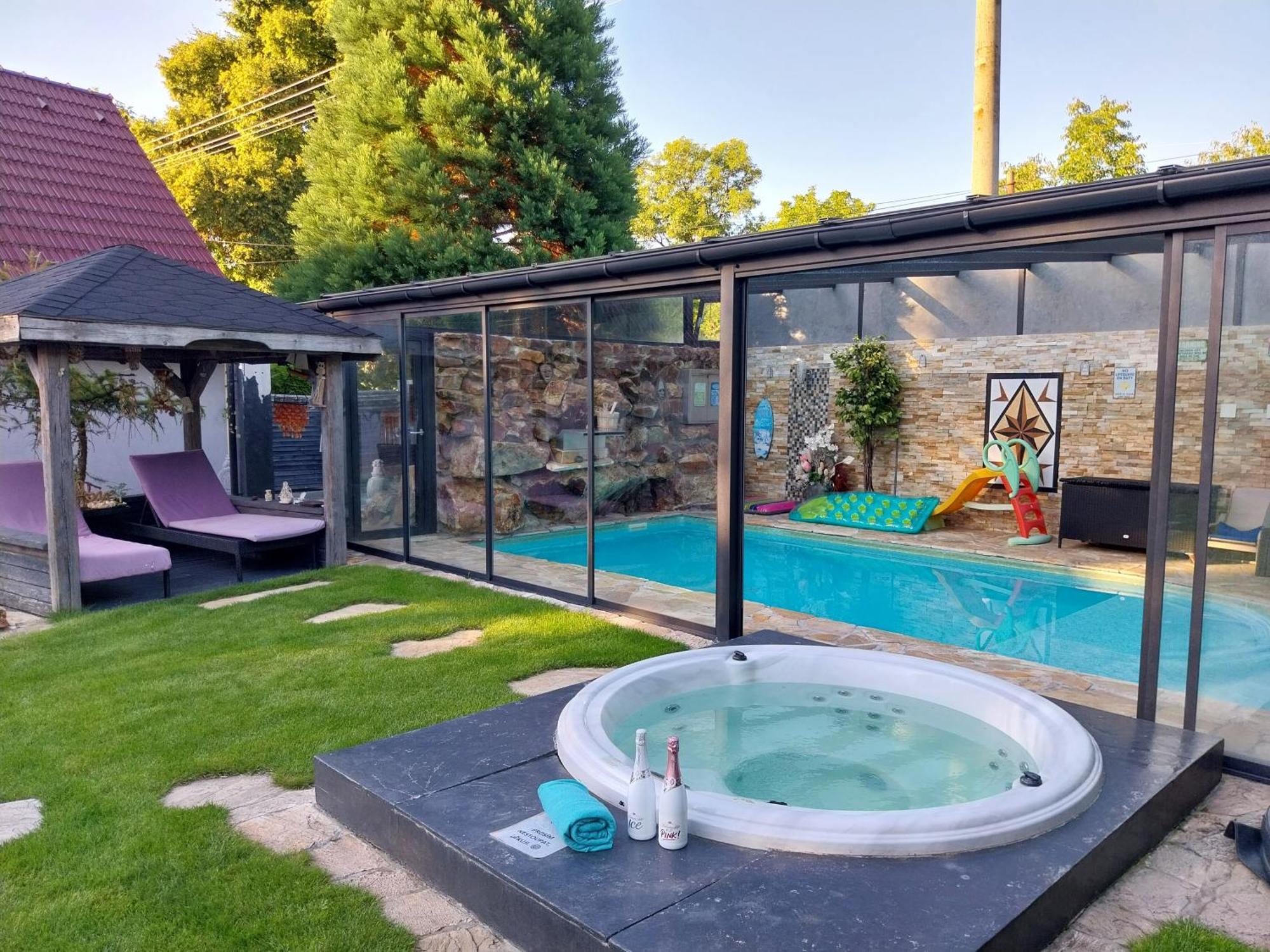 Aspen Villa Kamenny Ujezd  Luaran gambar